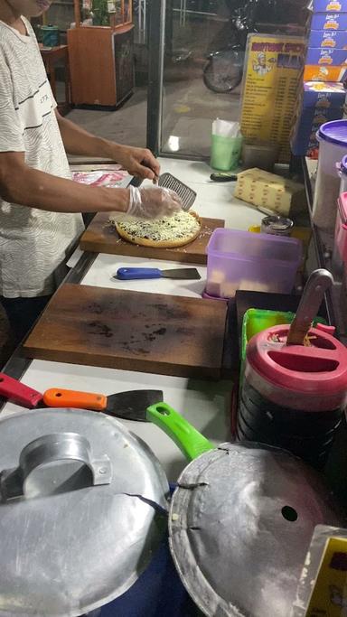 MARTABAK DAN ROTI BAKAR HABIBI