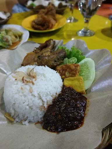 AYAM PENYET WONG SEMARANG