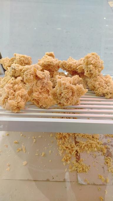 CRISPY FRIED CHICKEN