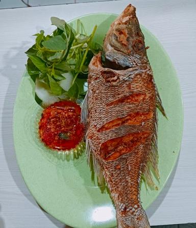 AYAM & IKAN BAKAR PAK SAFAR