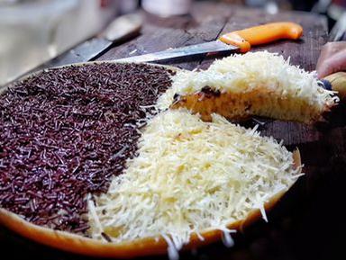 MARTABAK DAN TERANG BULAN GUDANG RASA DEPAN PASAR TODOPULI