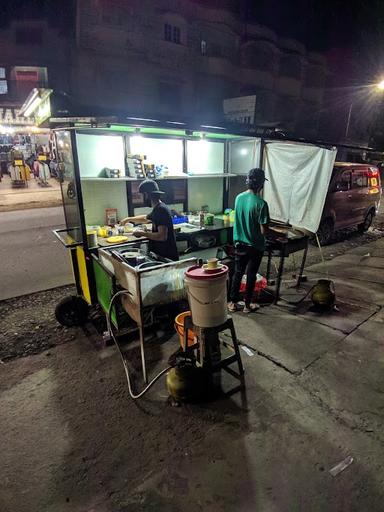 MARTABAK DAN TERANG BULAN INDIGO