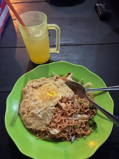 WARUNG MAKAN VEGI