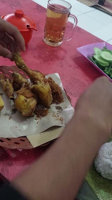 AYAM GORENG ROJA'I