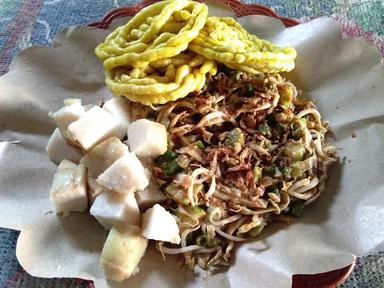 BAKSO DAN PECEL SAUNG BIRU