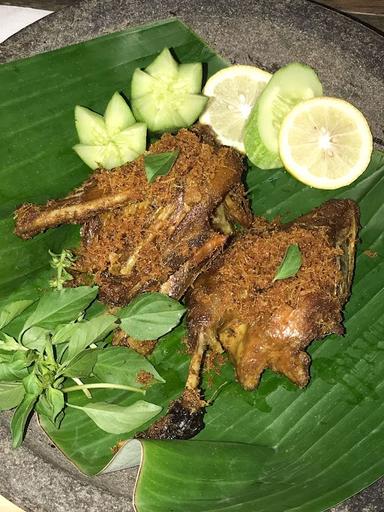 BEBEK&AYAM GORENG DANAYA