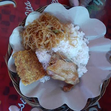 GORENG AYAM KAMPUNG IBU ATIK