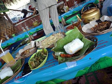 LESEHAN BAKAR IKAN TEH IIS