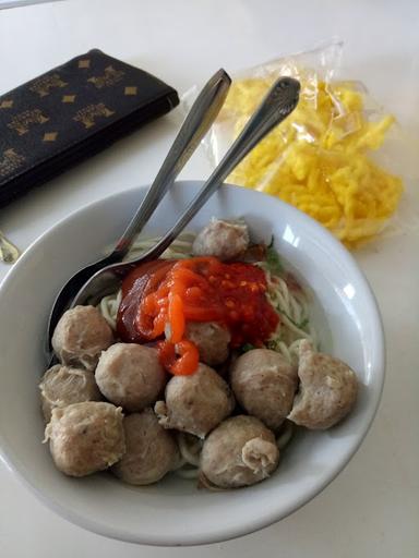 MIE BASO OYON