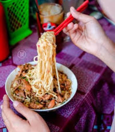 SOTO AYAM KAMPUNG NONOY