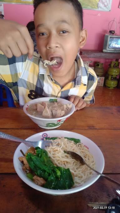 BAKSO LARASATI