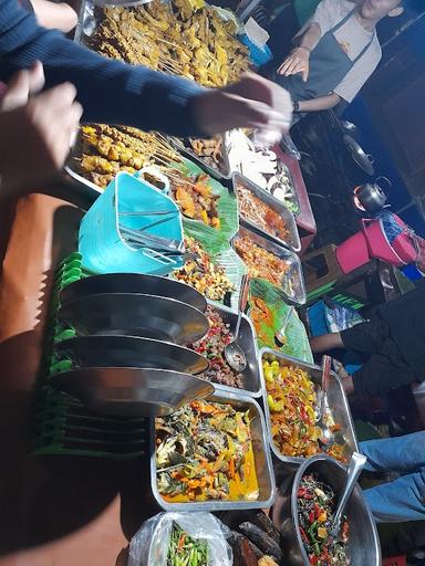 LESEHAN MBAK EKO SPESIAL NASI UDUK