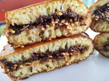 MARTABAK MANIS MUMTAZ JOGJA PASAR PRAWIROTAMAN