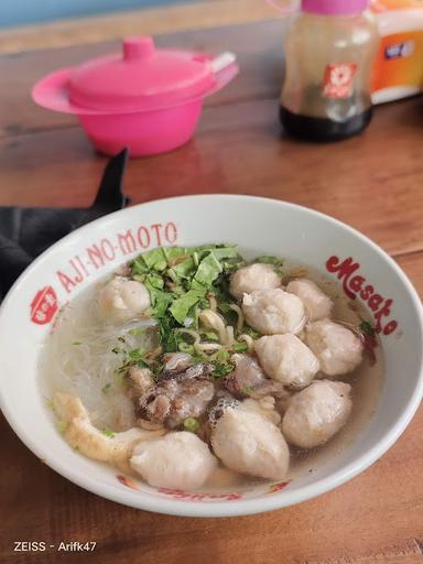 MIE AYAM DAN BAKSO NYOMAN