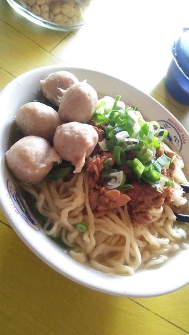 BAKSO & MIE AYAM ANDA