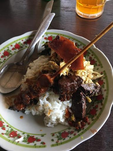 WARUNG BABI GULING BELAYU