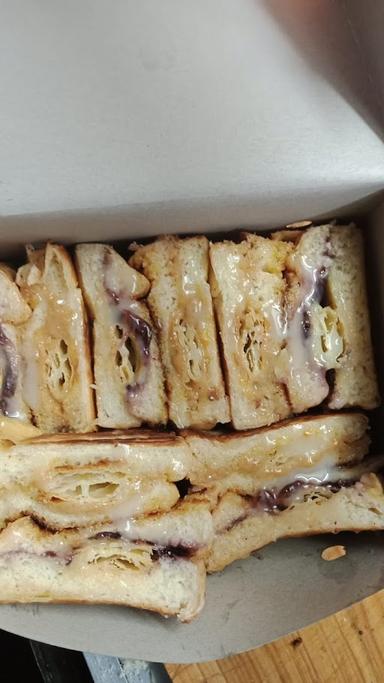 ROTI BAKAR 25 PUFF PASTRY