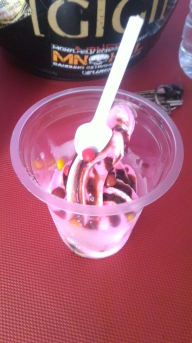 ICE CREAM SYAUQINA