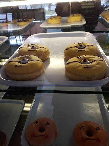 DONAT MADU TKI