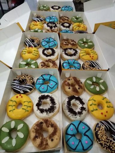 GARAYA DONUTS KUE DONAT MADU KENTANG ULANG TAHUN KARAKTER