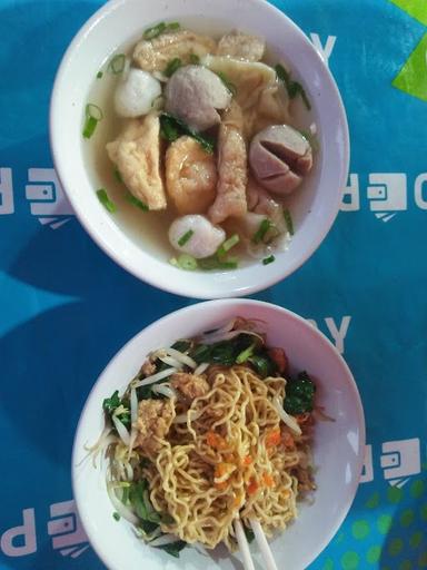 MIE AYAM BANGKA AHEN