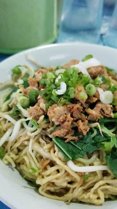 MIE AYAM BANGKA AHEN