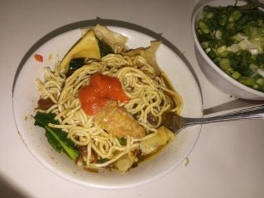 MIE AYAM PHENDY ALWIE CABAWAN