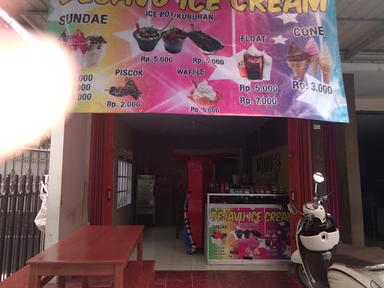 DE JAVU ICE CREAM