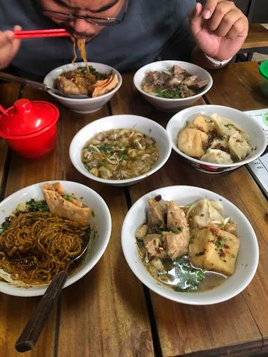 BAKSO MIE AYAM SOLO SAKJOSE