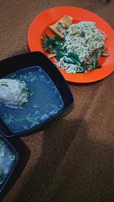 BAKSO MIE AYAM SOLO SAKJOSE