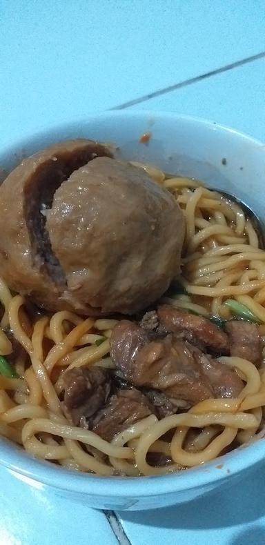 MIE BASO MAS GIANTO