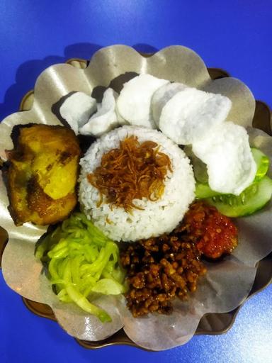 NASI UDUK NGEEE