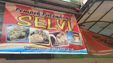 PEMPEK SELVI