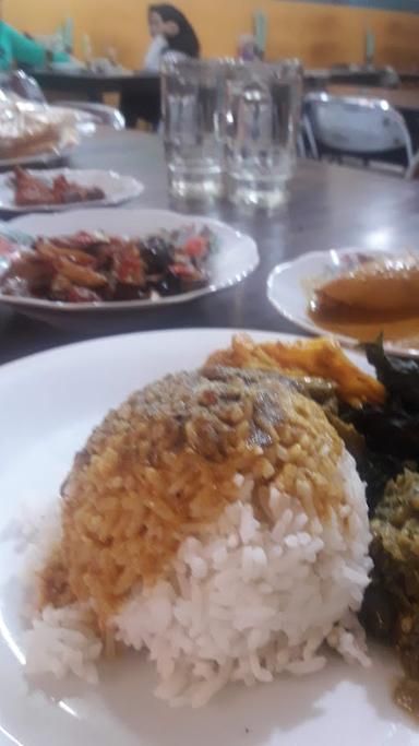 RUMAH MAKAN SINAR KAPAU