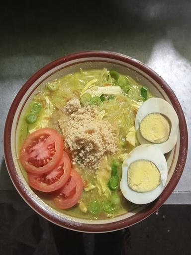 SOTO AYAM SEDAP MALAM