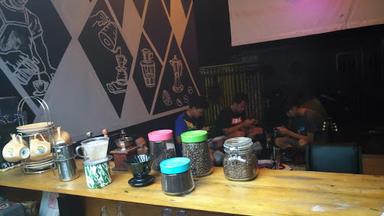 TEMAN SEPI COFFEESHOP