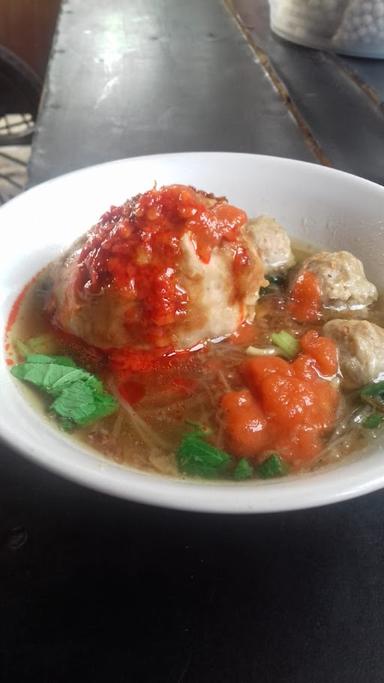 KEDAI BAKSO MORODADI