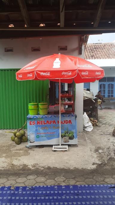 WARUNG ES KELAPA MUDA