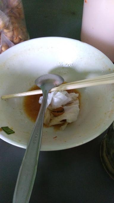 BAKSO & MIE AYAM BANG ARI