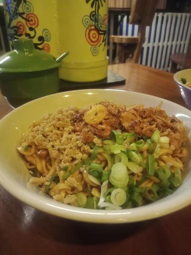 MIE AYAM GORENG SUKI-SUKI