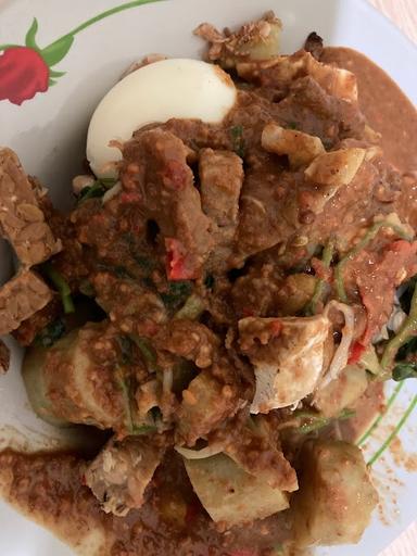 GADO-GADO JAKARTA MANUNGGAL