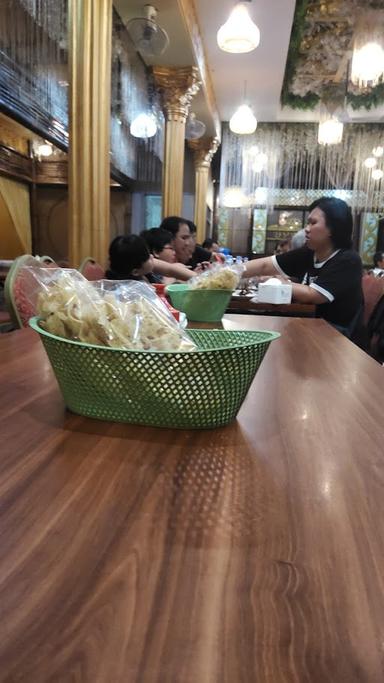 RUMAH MAKAN DAPURTA'