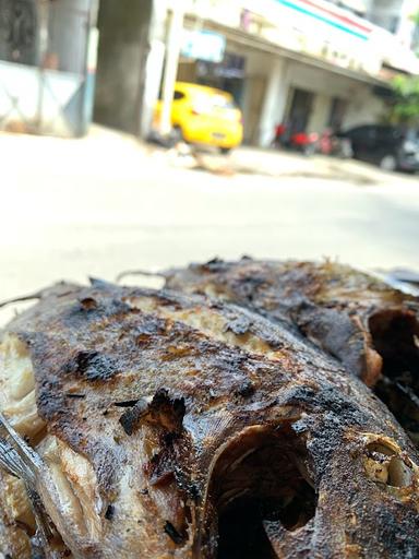 WARUNG IKAN BAKAR DG INTANG