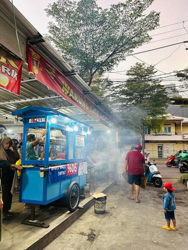 WARUNG SATE AYAM POJOK