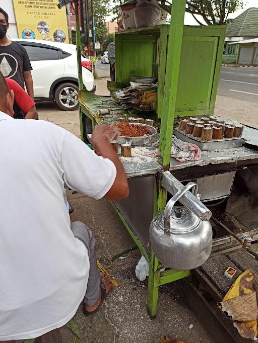 JUAL KUE PUTU