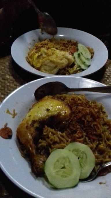 WARUNG BELUM ADA JUDUL