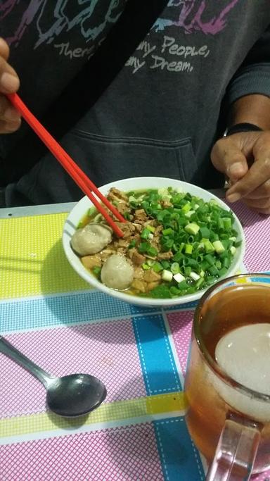 BAKSO & MIE AYAM CAH SEMARANG