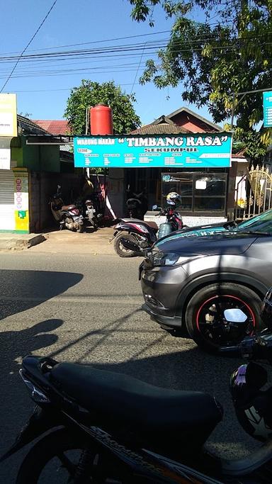 RUMAH MAKAN LESEHAN TIMBANG RASA