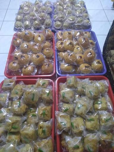 TOKO KUE BASAH KARUNIA