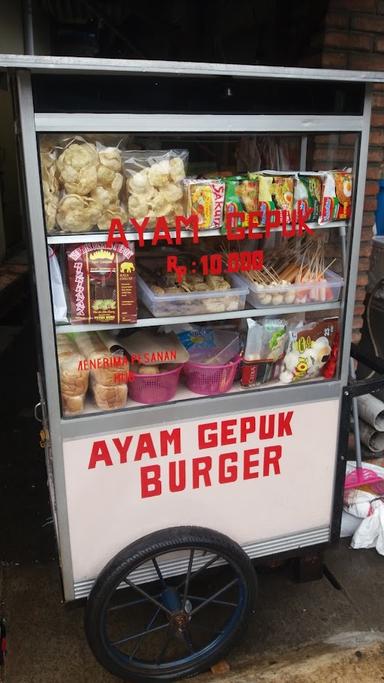 AYAM GEPUK DAN AYAM PENYET MPOK WIE